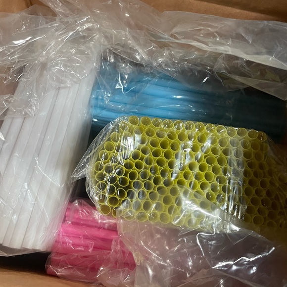 Color Changing 9" Unwrapped Case of Straws 1000 Count Assorted Colors - Picture 2 of 2